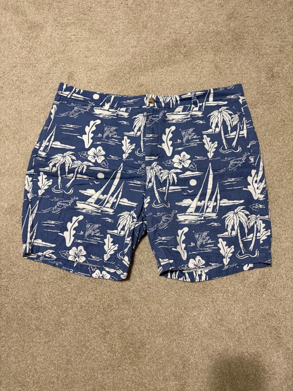 Vineyard Vines shorts